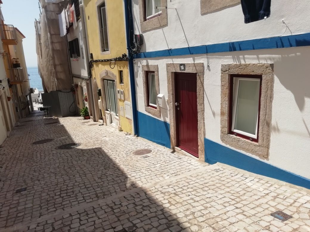 t1 Sesimbra 40 metros da praia