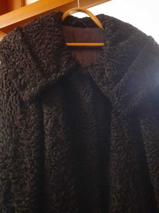 Шуба каракулева.