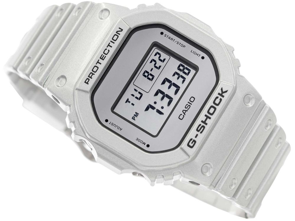 Годинник касіо / Casio G-shok white / CASIO G-SHOCK DW-5600FF-8ER