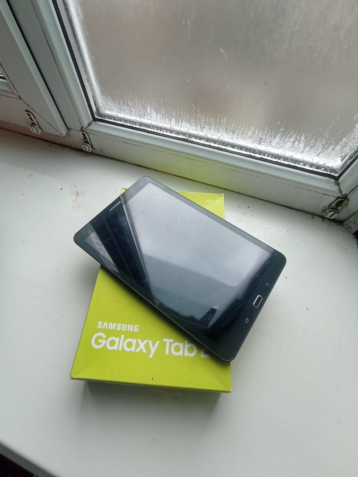 Планшет Samsung galaxy tab -e