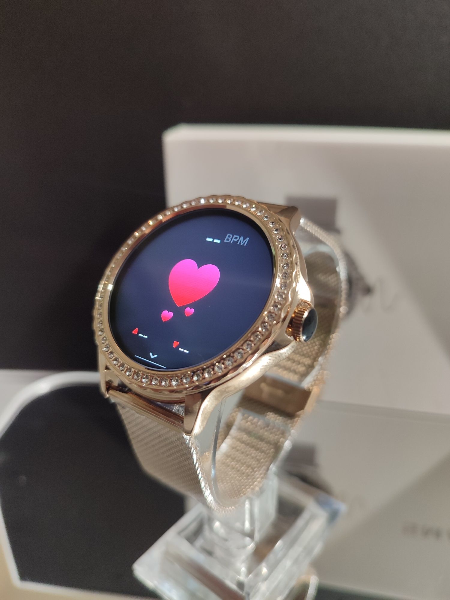Nowy piękny smartwatch bluetooth zegarek złoty