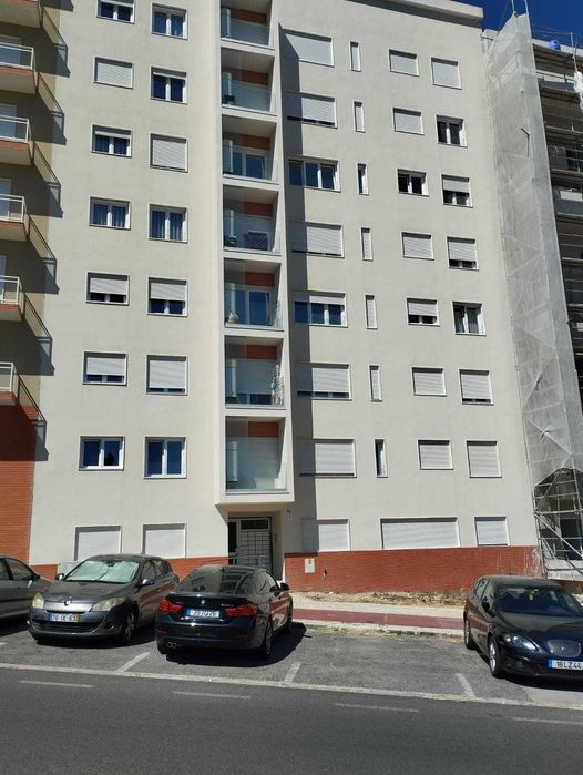 T3 em Rio de Mouro (ler descrição)