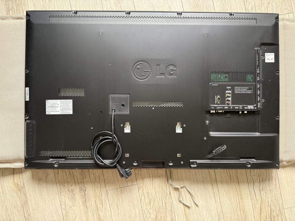 Telewizor TV 42” cale LG 42LV570S