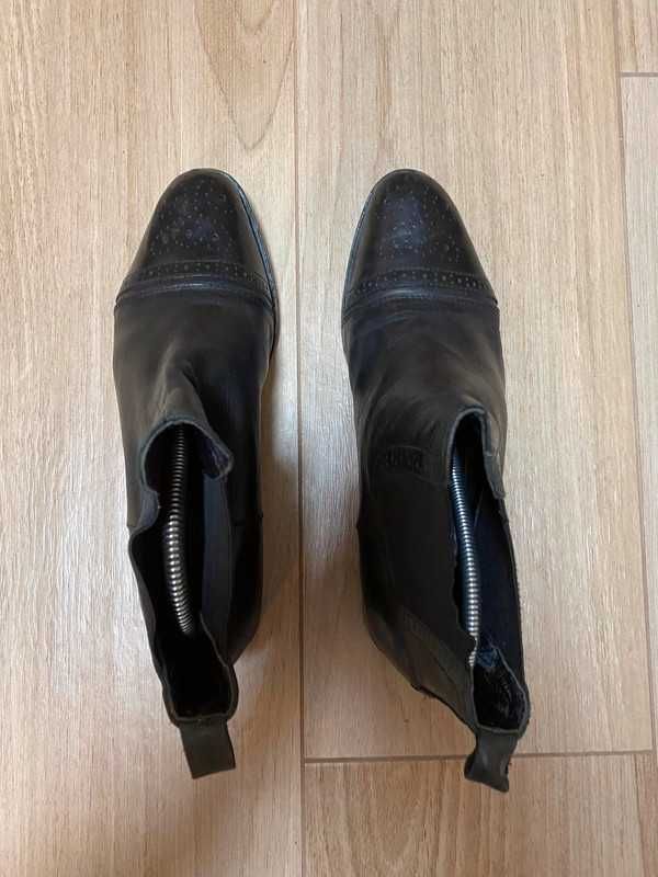 Damskie czarne skórzane buty More & More