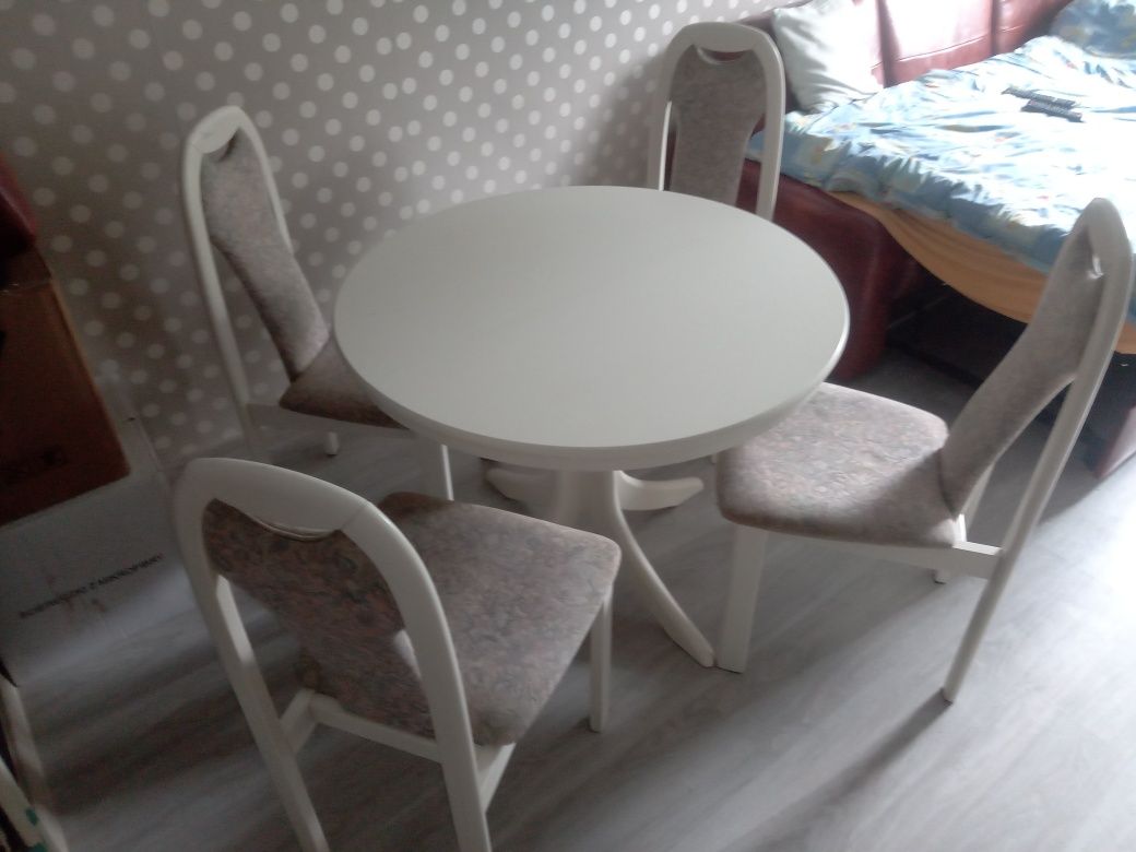 Stół rozkładany + krzesła