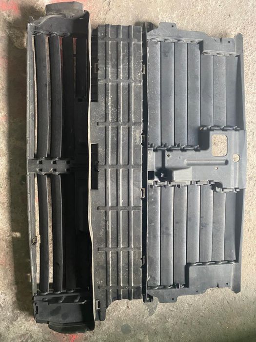 Решотка радіатора форд едж