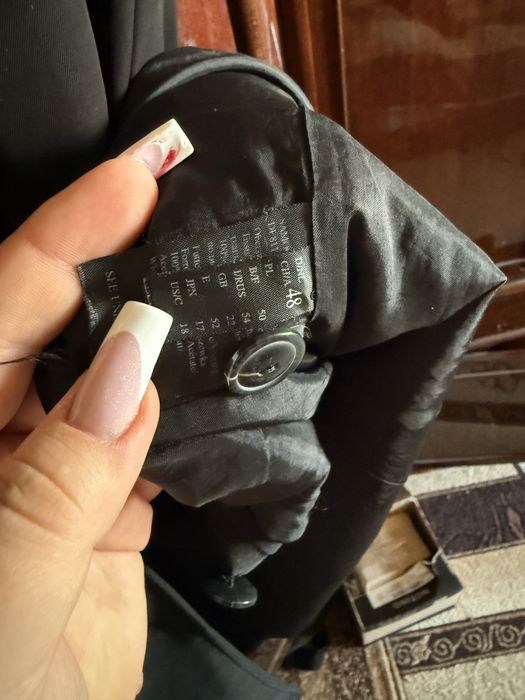 Черный классический пиджак удлиненный