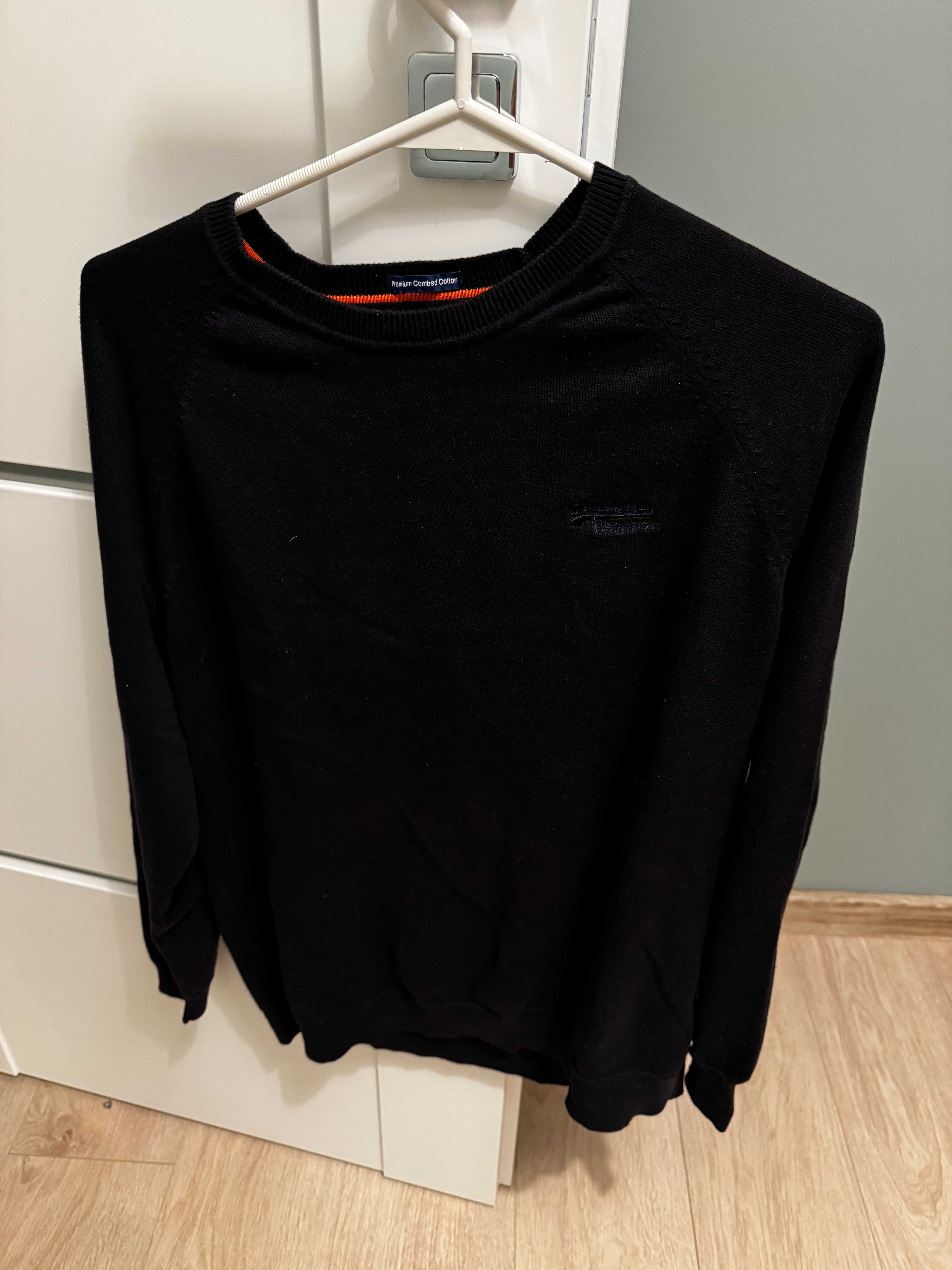 Sweter SuperDry czarny
