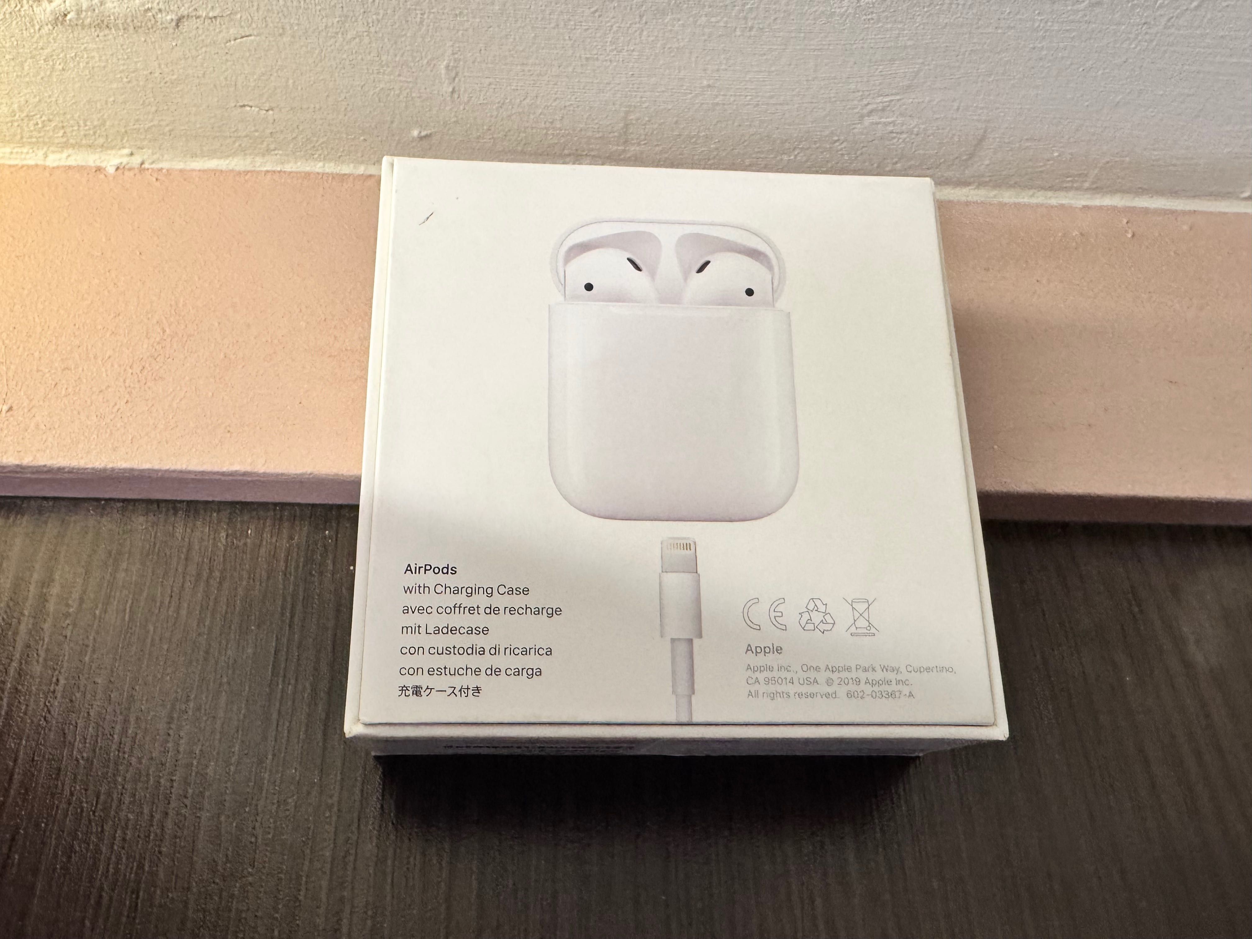 Pudełko AirPods nowy przewód Lightning oryginalny