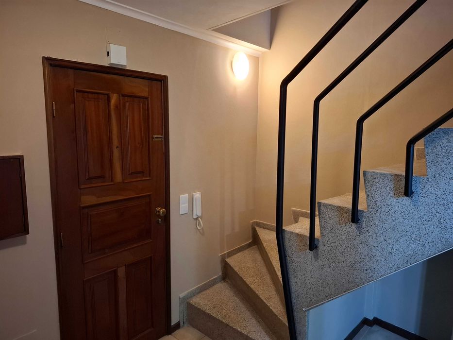 Arrenda-se apartamento T1 duplex renovado em Paranhos
