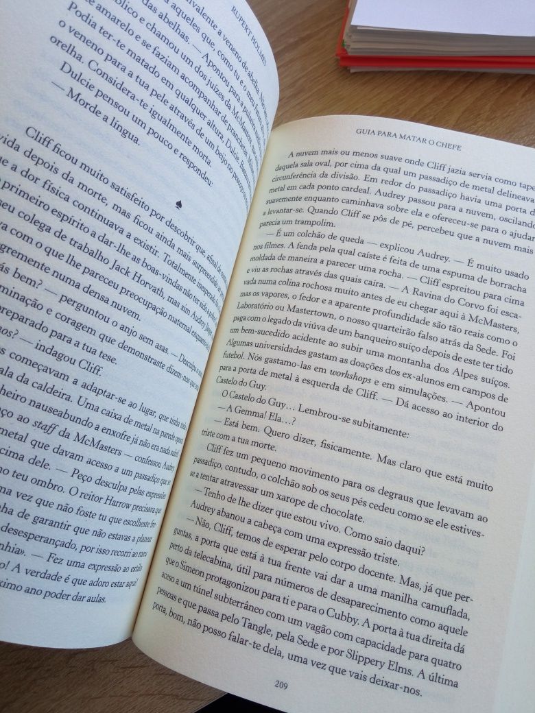 Livro "Guia McMasters para M4tar o Chefe"