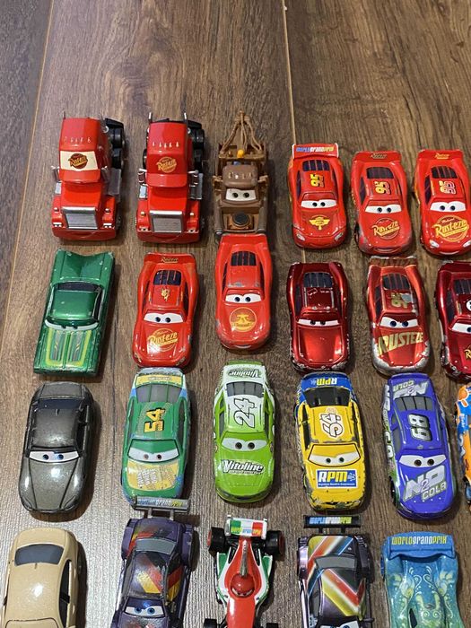 60 Disney Pixar Cars
