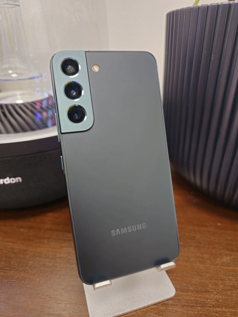 (Чудовий стан) Samsung Galaxy s22 8/128 на 2 sim