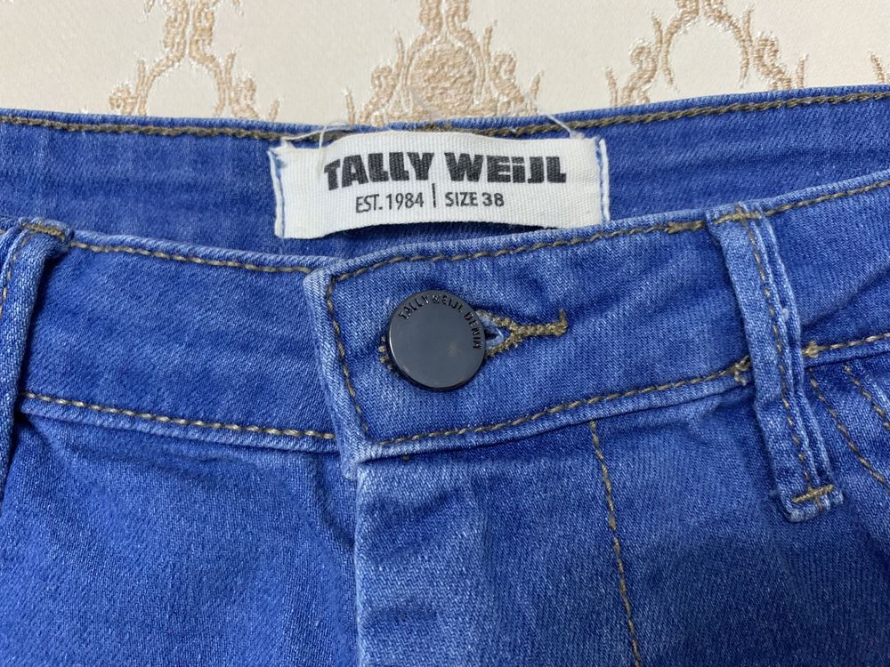 Синие джинсовые шорты Tally Weijl