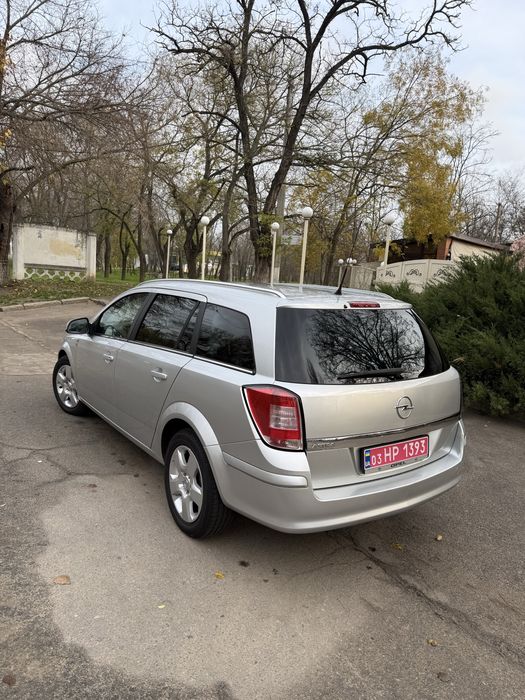 Продам Opel Astra H 2010