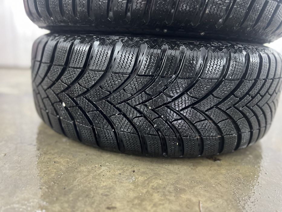 Продам Гуму 195/65R15 Зима SEMPERIT