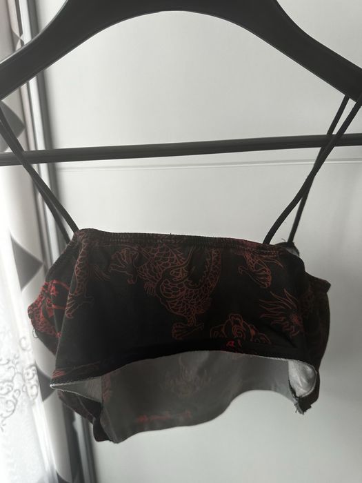 Crop Top czarny z czerwonym smokiem