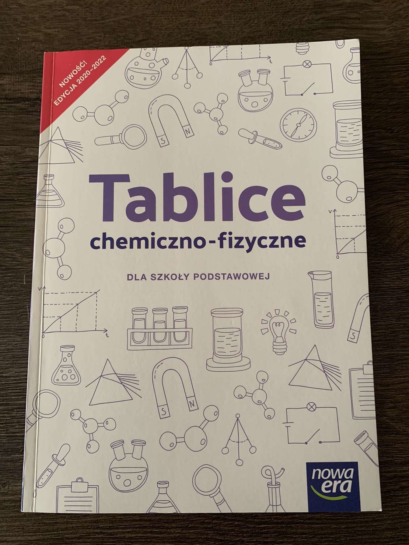 Tablice chemiczno-fizyczne dla szkoły podstawowej