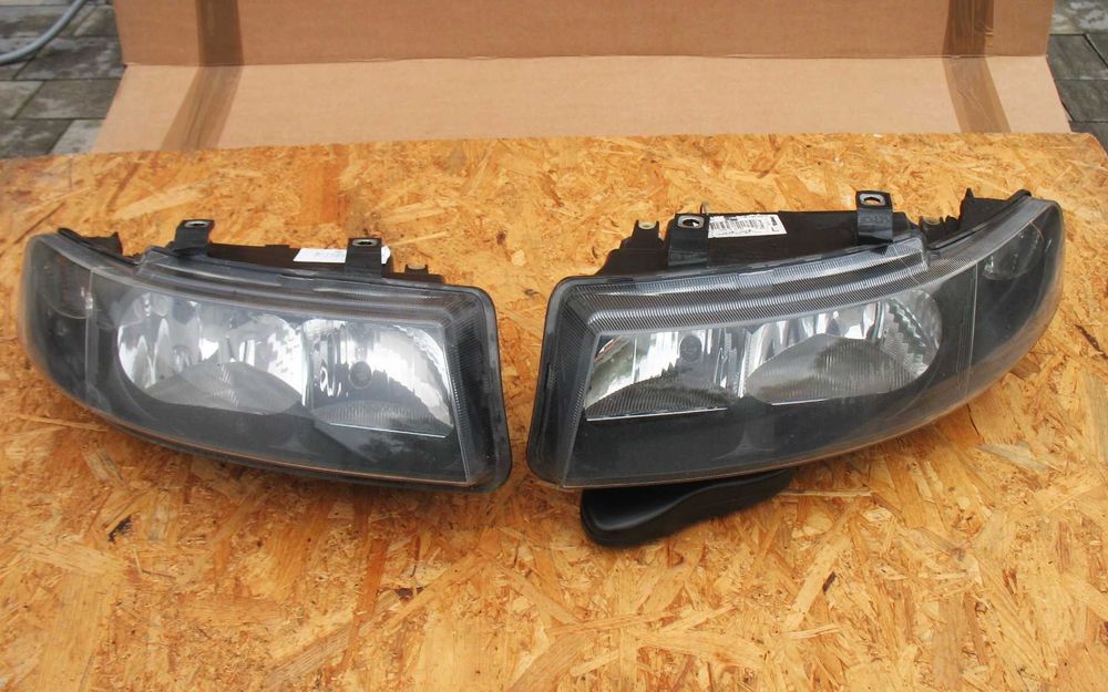 Seat Leon I Toledo II Lampa Lewa Prawa przód oryginał OEM