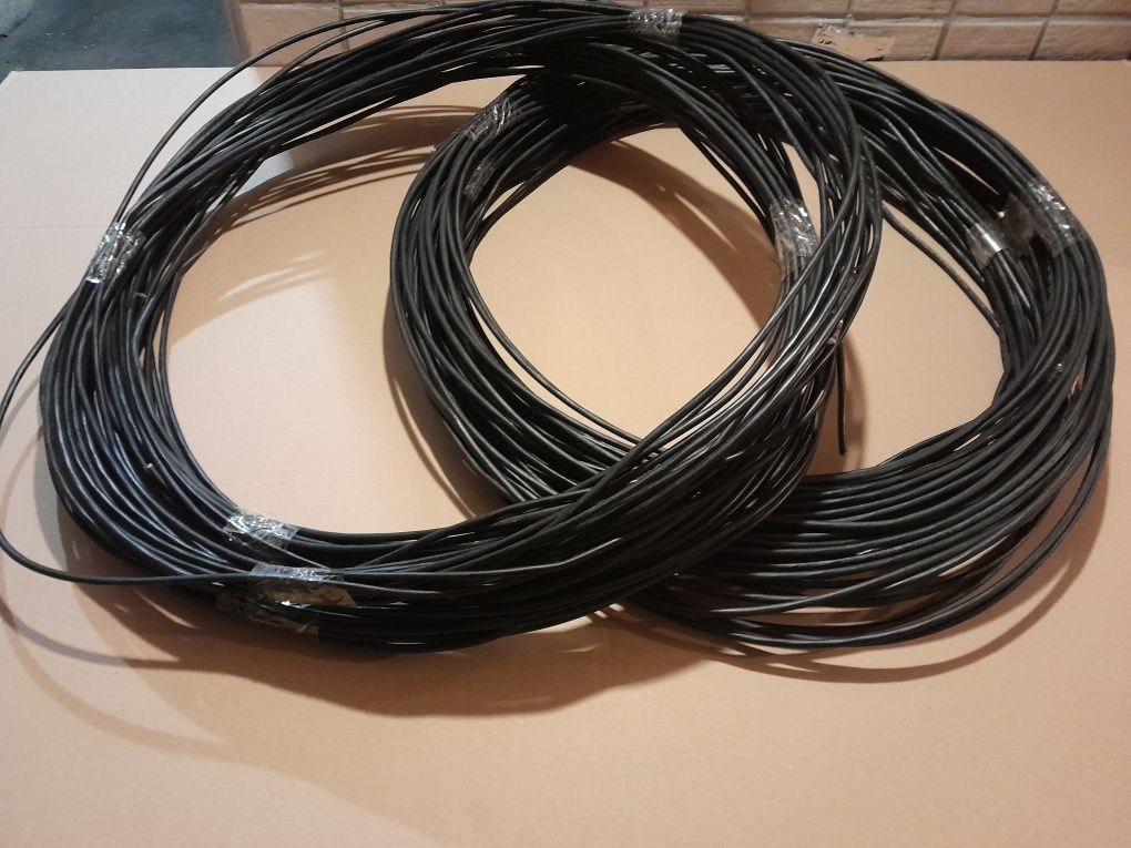 Kabel do monitoringu.
