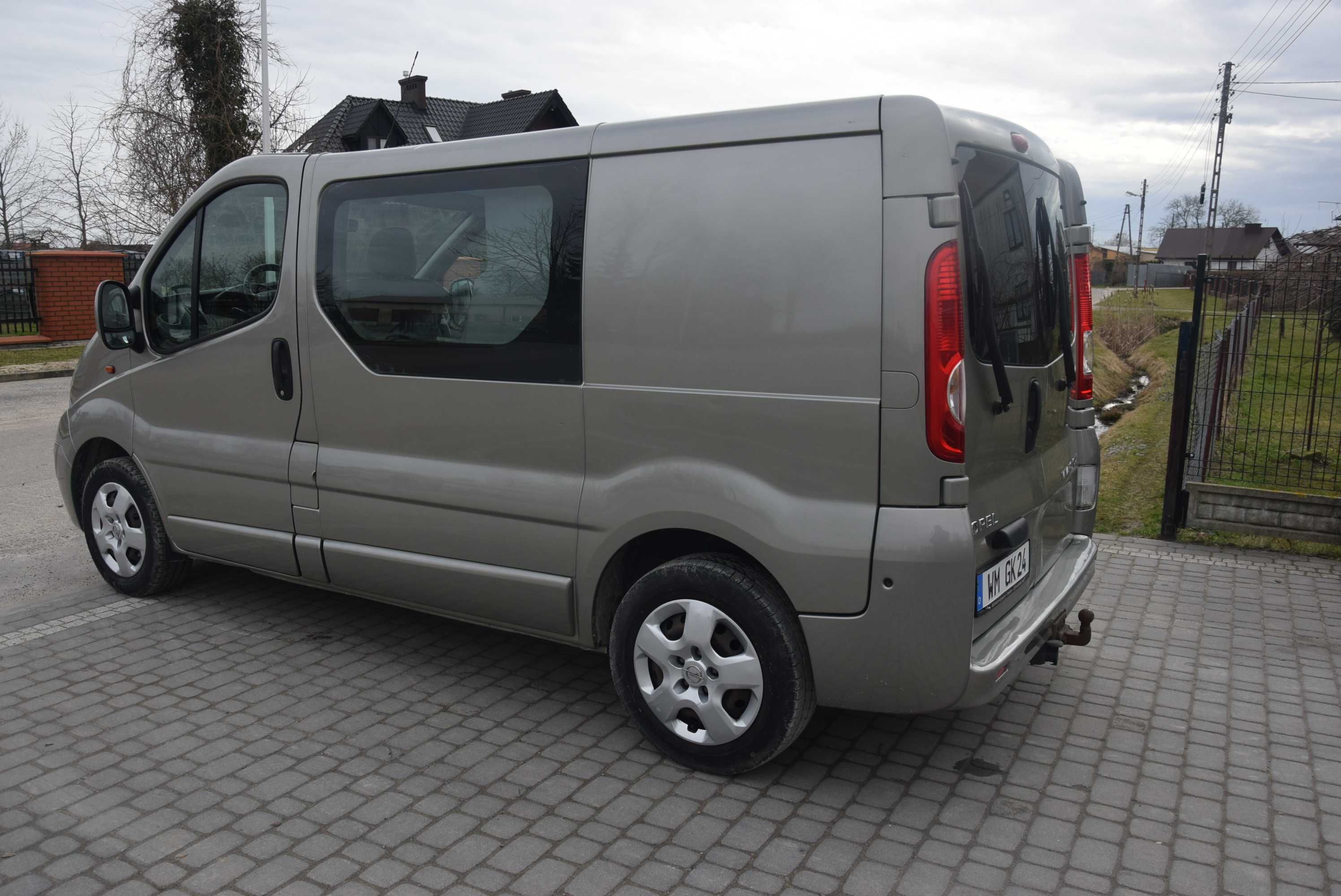 Opel Vivaro 2013r 2.0d Klimatyzacja,Hak,Oryginał lakier