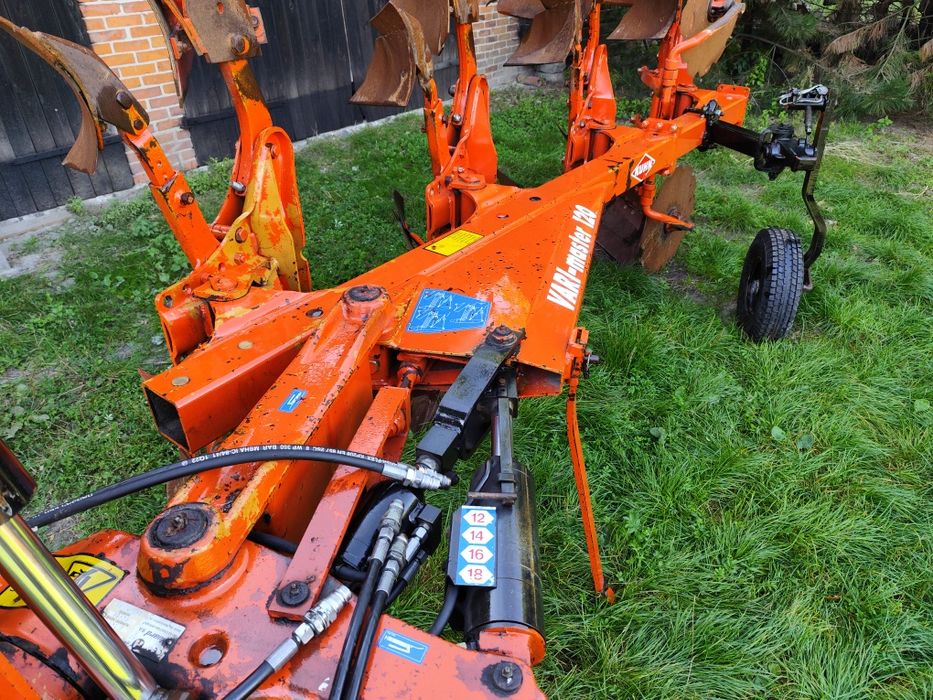 Kuhn master  kverneland  voogel noot Pottinger lemken pług 4 5 skibowy