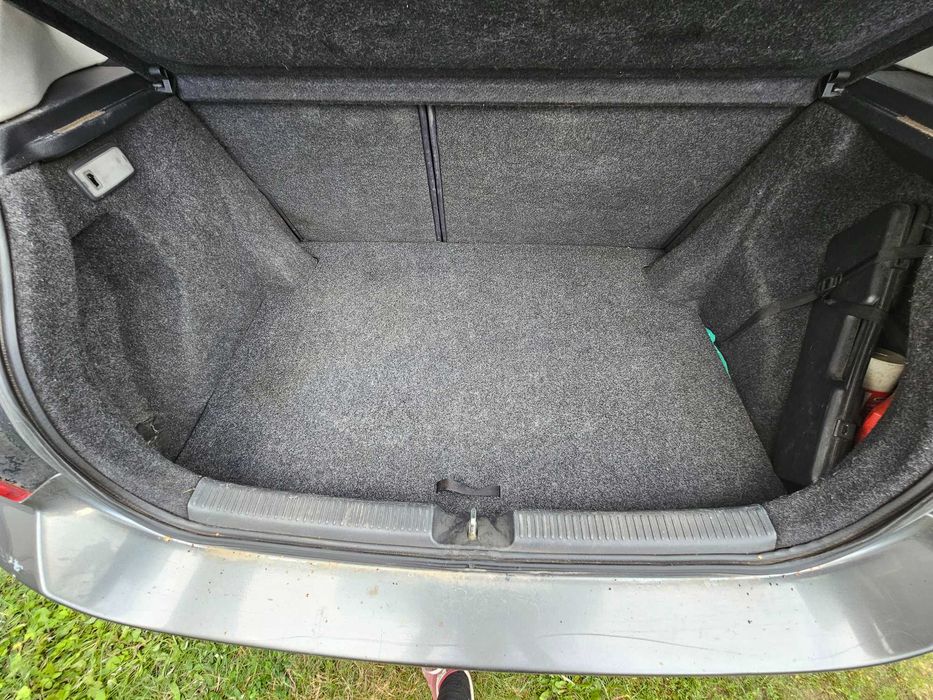 Toyota Corolla e12 hatchback 2004 rok 2.0 diesel 116 km