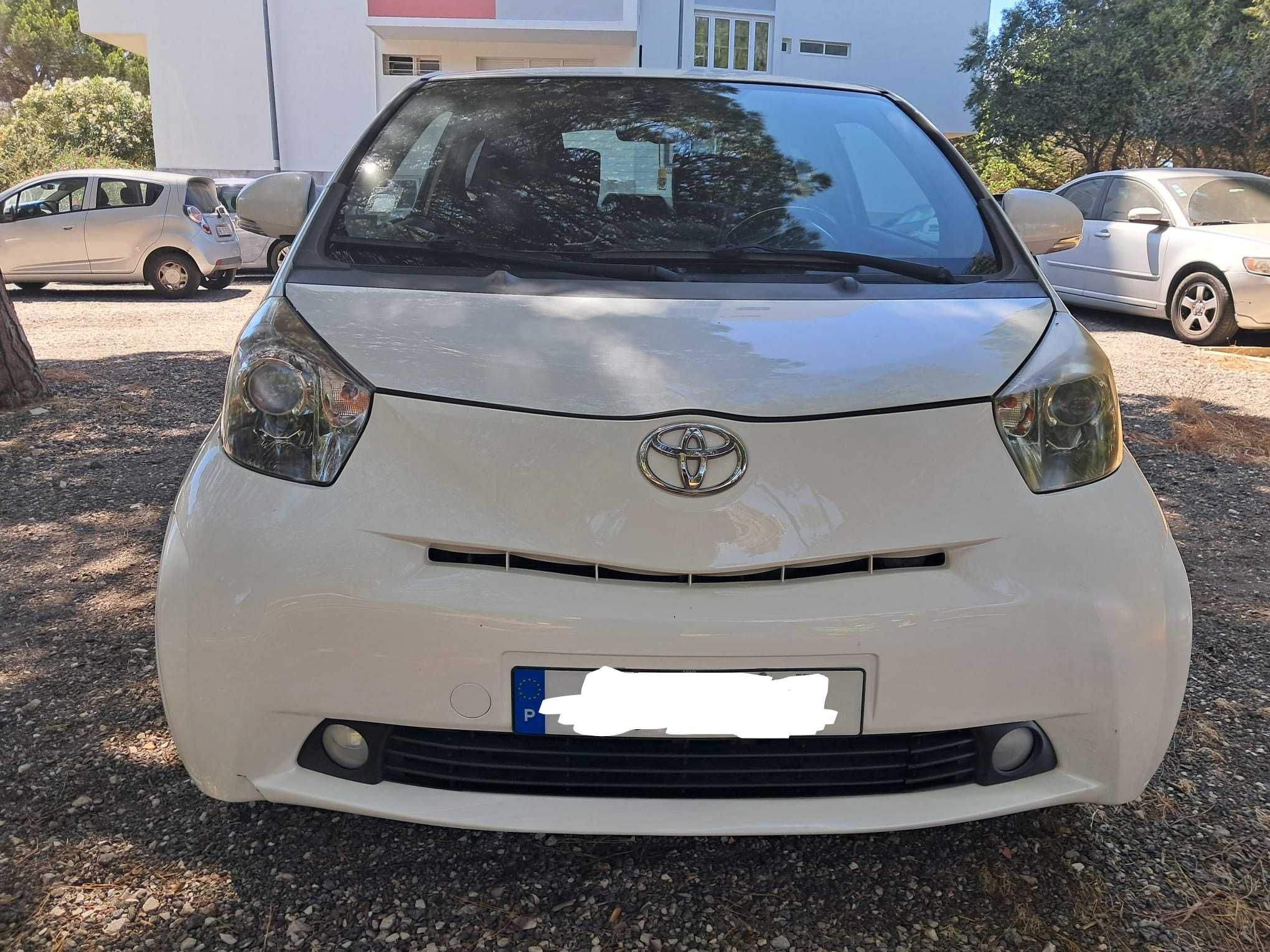 Vende-se Toyota IQ 1.0 Nacional de 2010 com 168 251 km