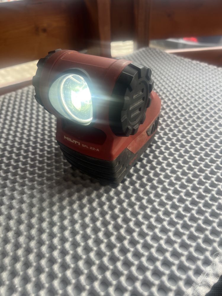 Hilti latarka SFL 22-A