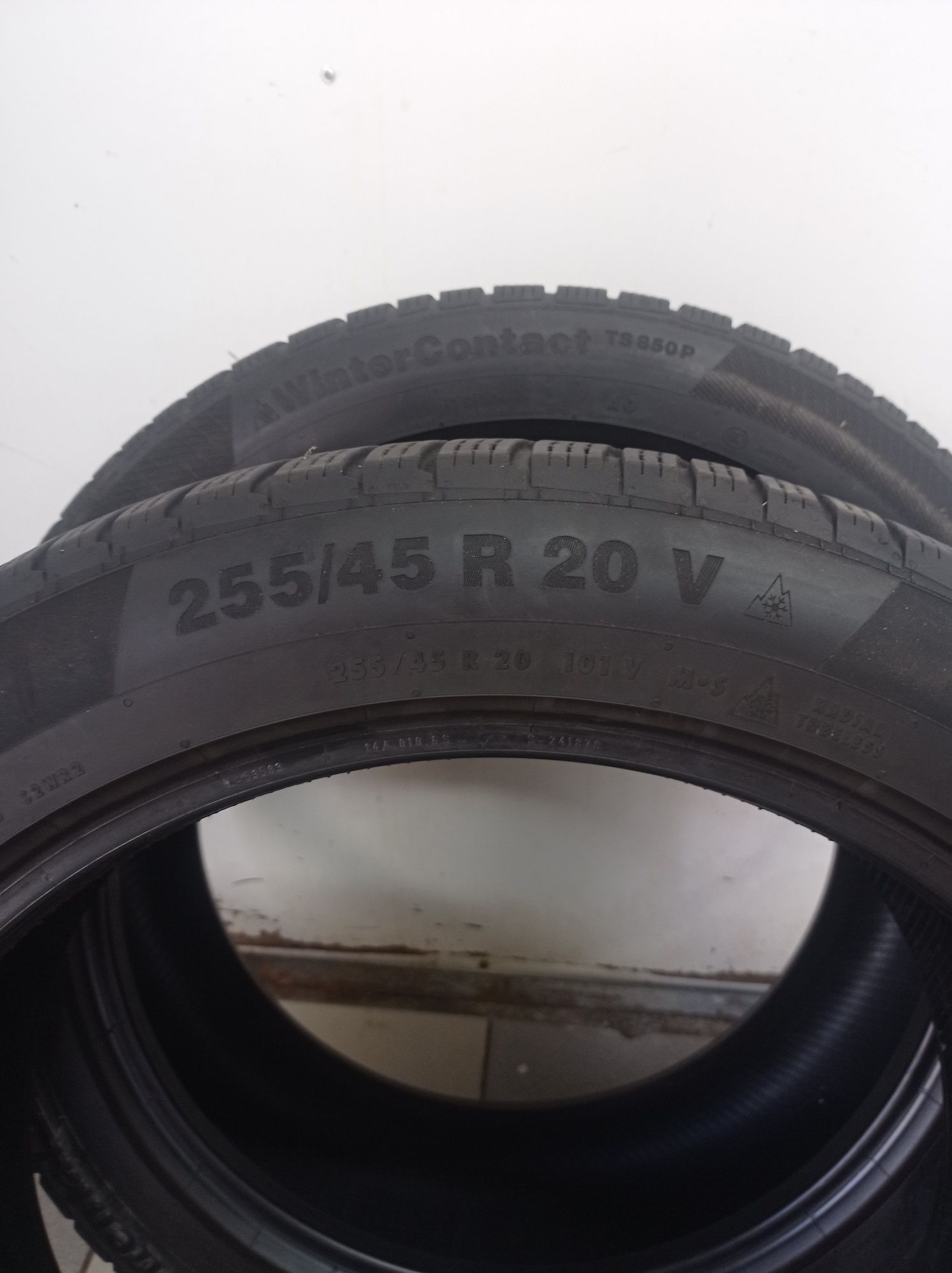 Шини 255/45/R20 Continental