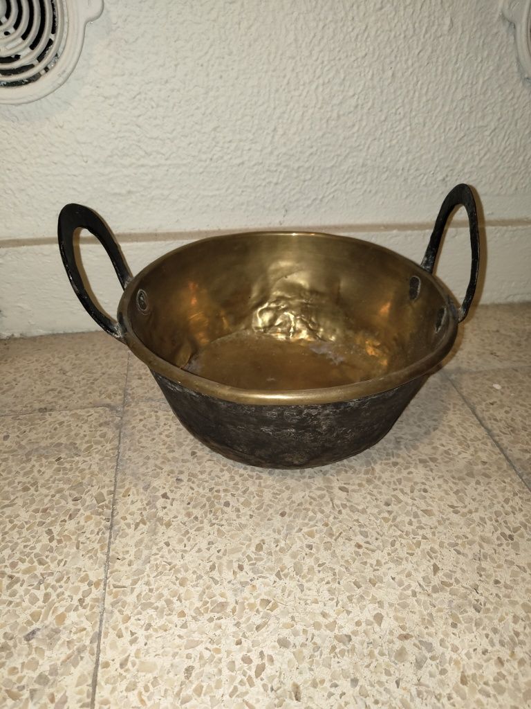 Tacho antigo em cobre
