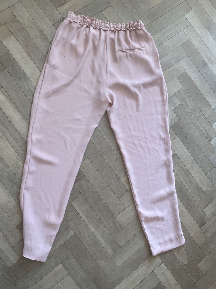 Różowe spodnie Zara