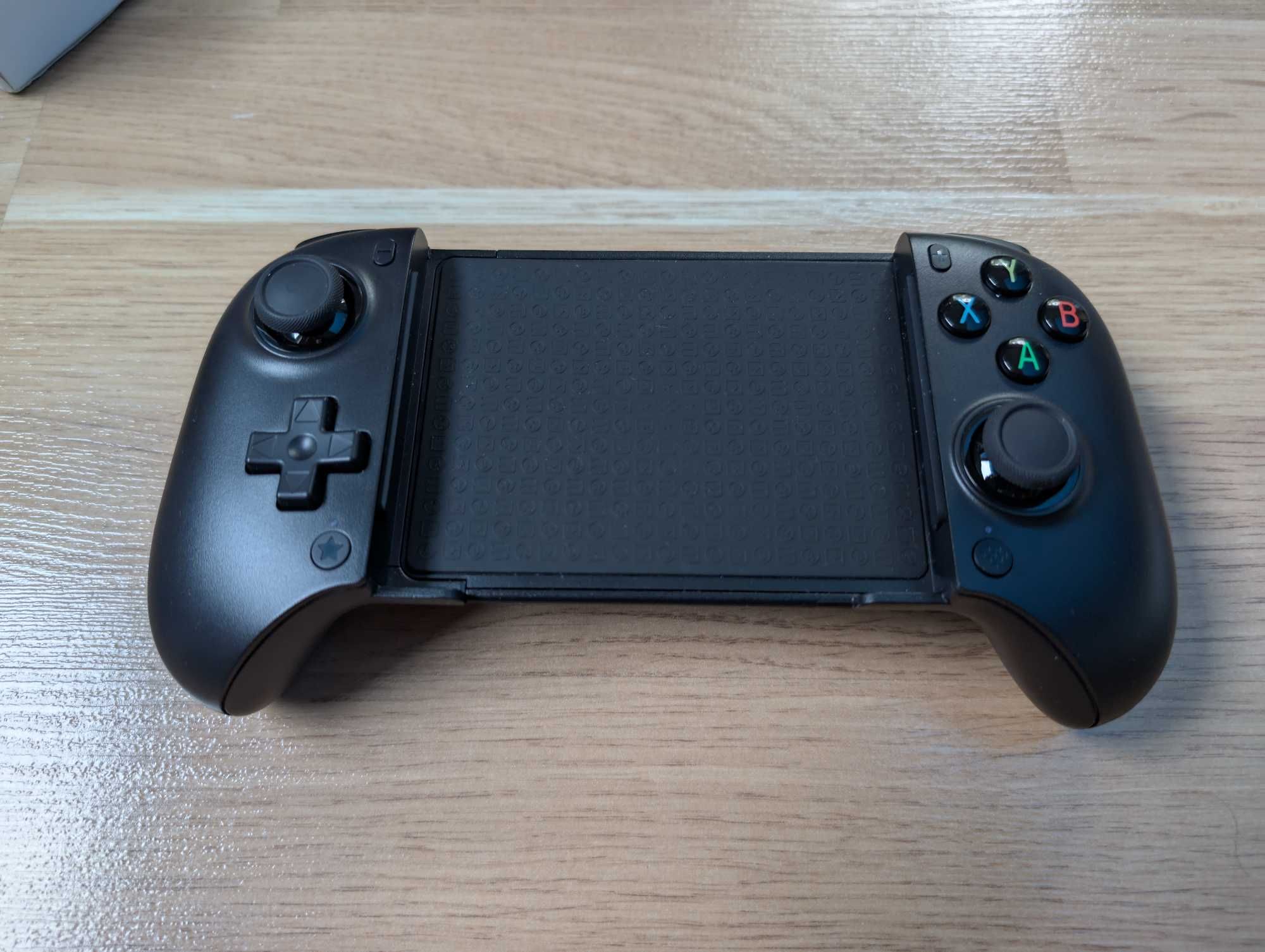 8BitDo Ultimate Mobile Controller - pad do smartfona