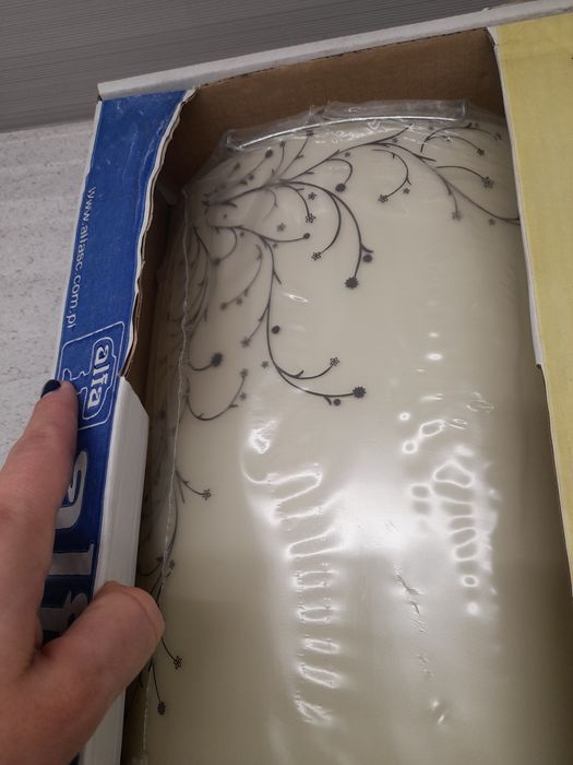 Nowy Plafon. Lampa ścienna w kartonie. Alfa.