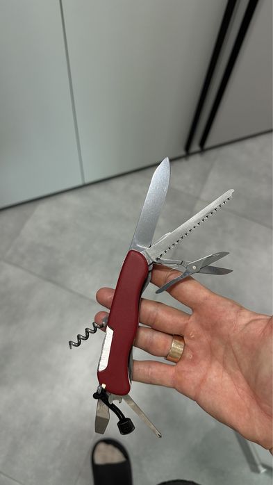 Ніж Victorinox Outrider