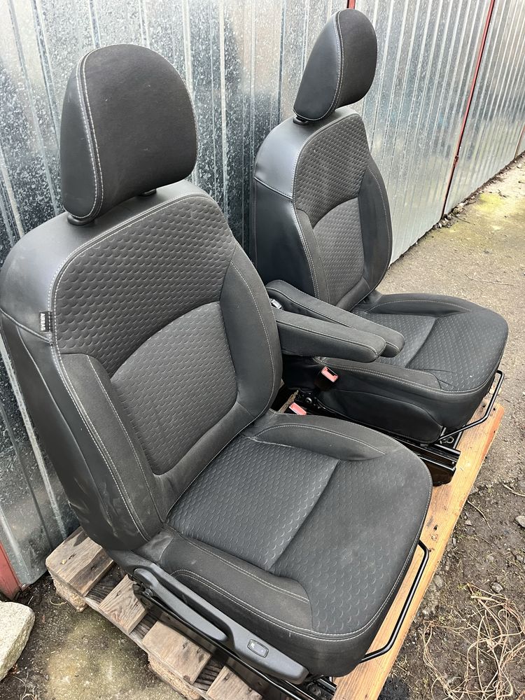 Fotel fotele pojedyńcze Renault Trafic 3 III 4 IV Opel Vivaro B jedynk