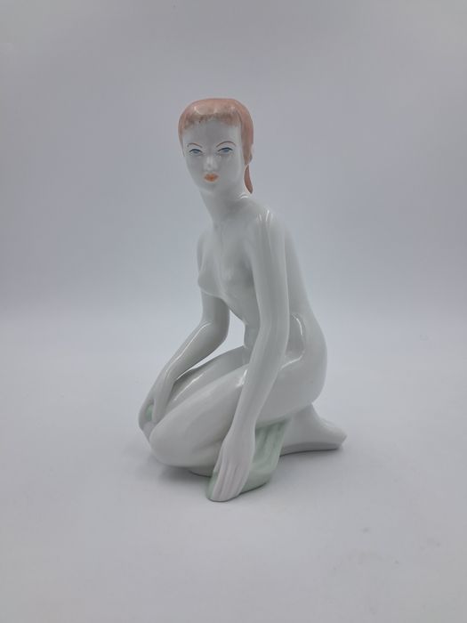 Aquincum Budapest lata 60 figurka porcelanowa akt vintage