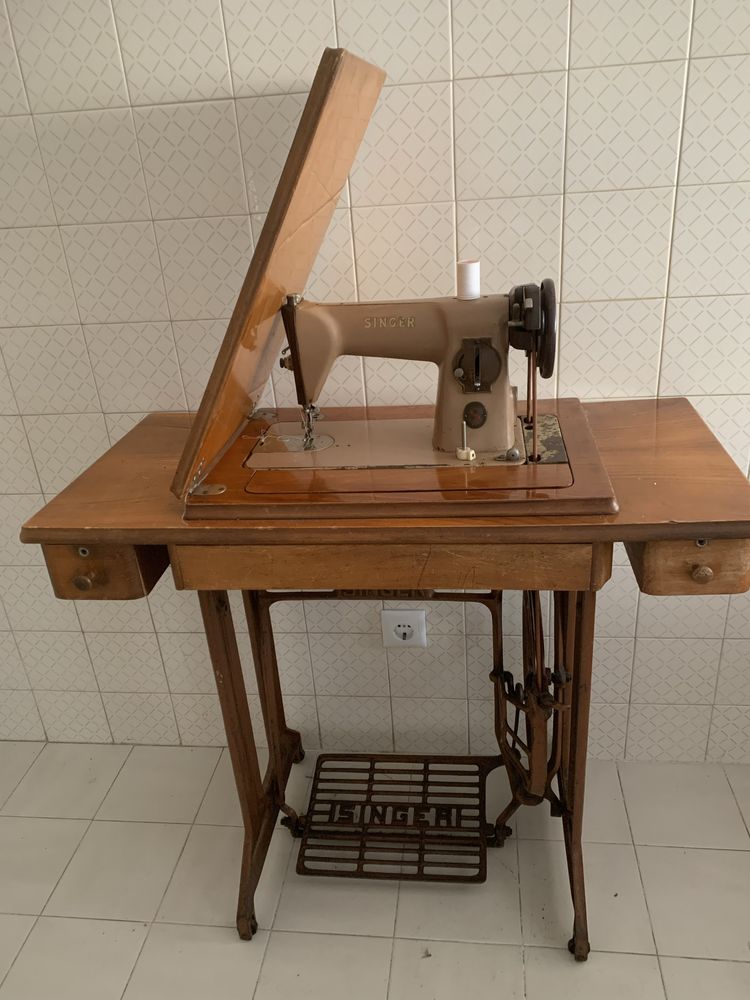 Maquina de coser Singer