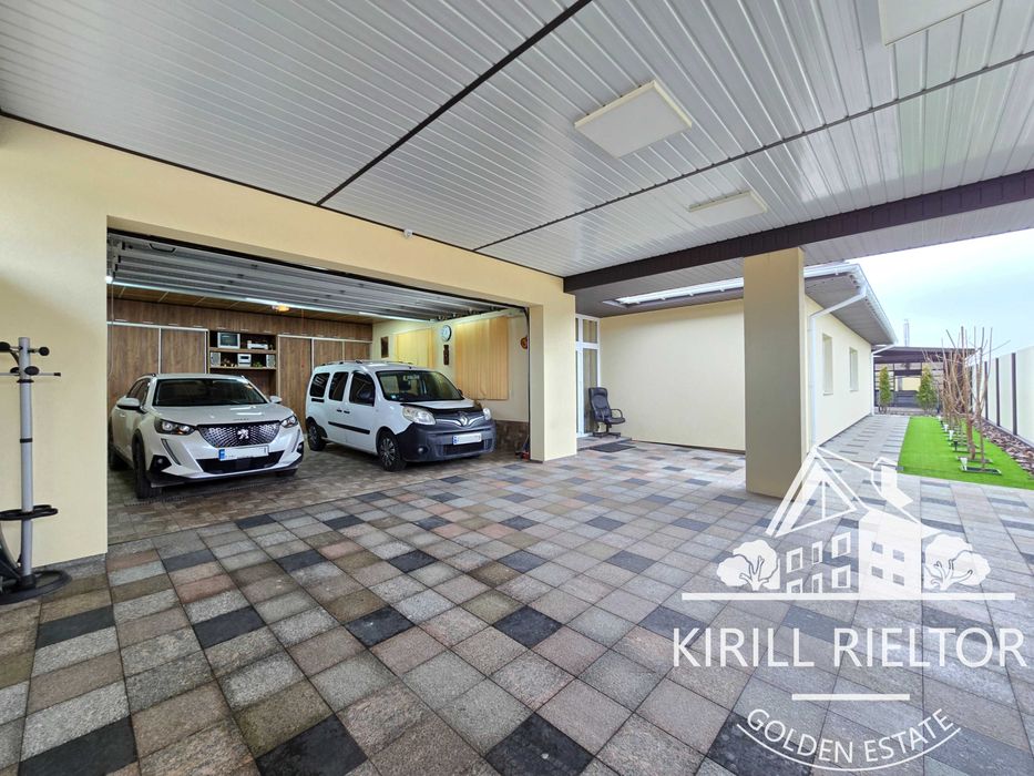 Продам дом с ремонтом и искусственным водопадом на участке S = 11 сот.