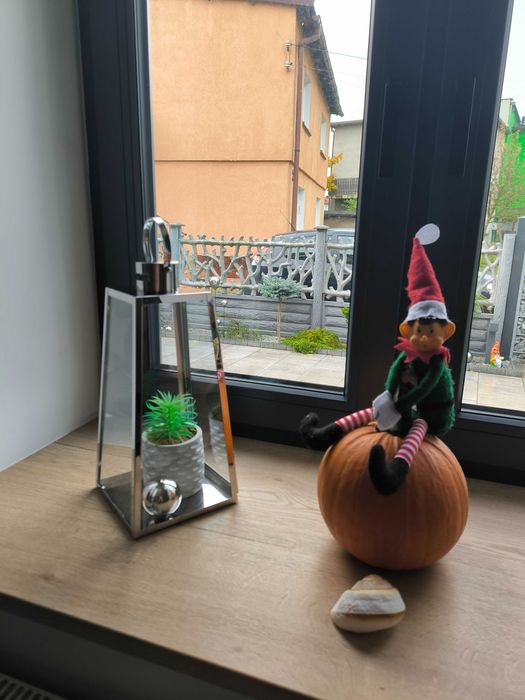 Lampion, latarnia, chrom, szkło.