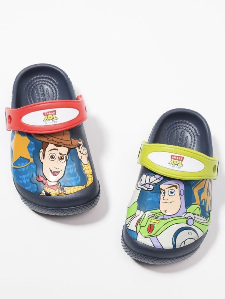 Crocs chłopięce C8 seria Toy Story rozmiar 23/24