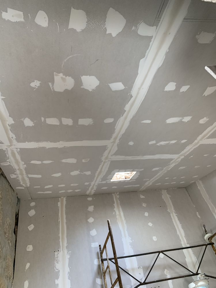 Obras e manutenção e limpeza de telhados