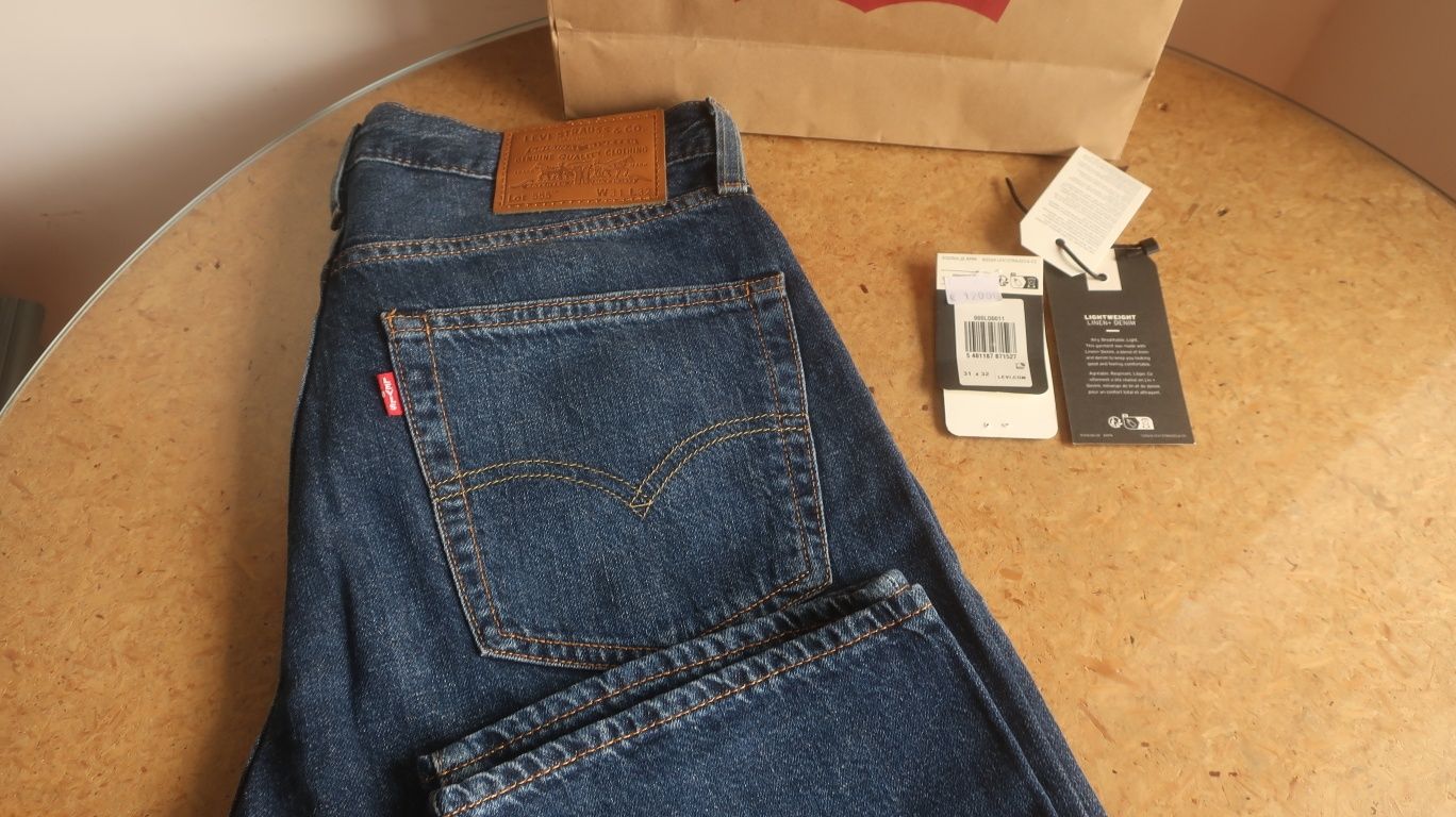 Levis 555™ Relaxed Straight Lightweight (31W x 32L)