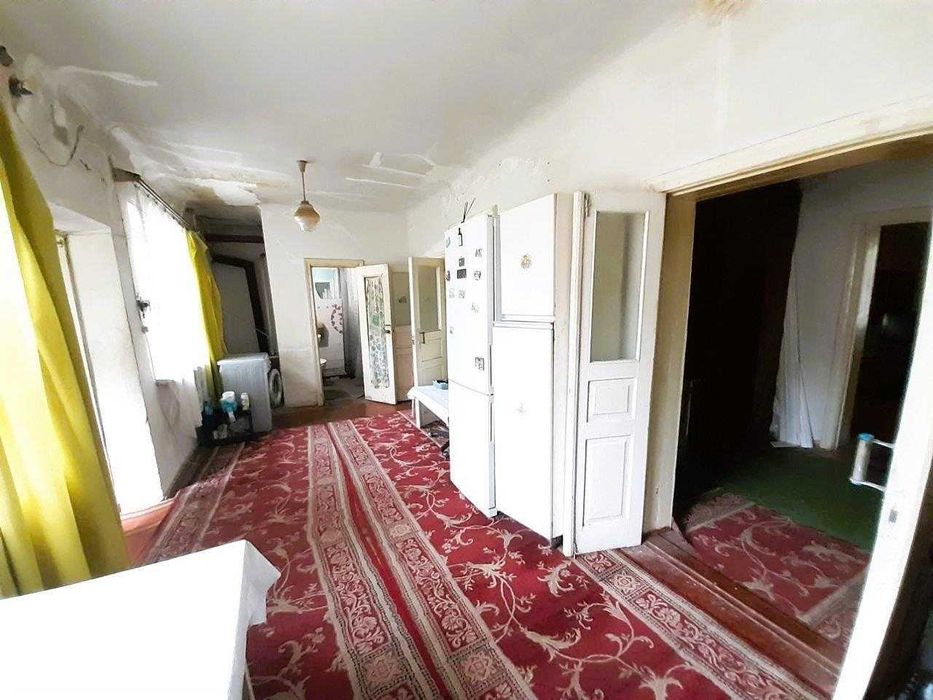 Історичний центр і крапка.