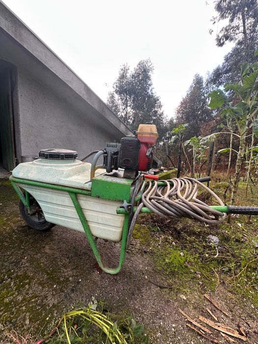 Máquina de pulverizar … bom estado a trabalhar