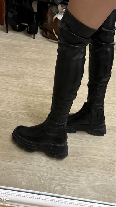 Высокие ботинки Stradivarius