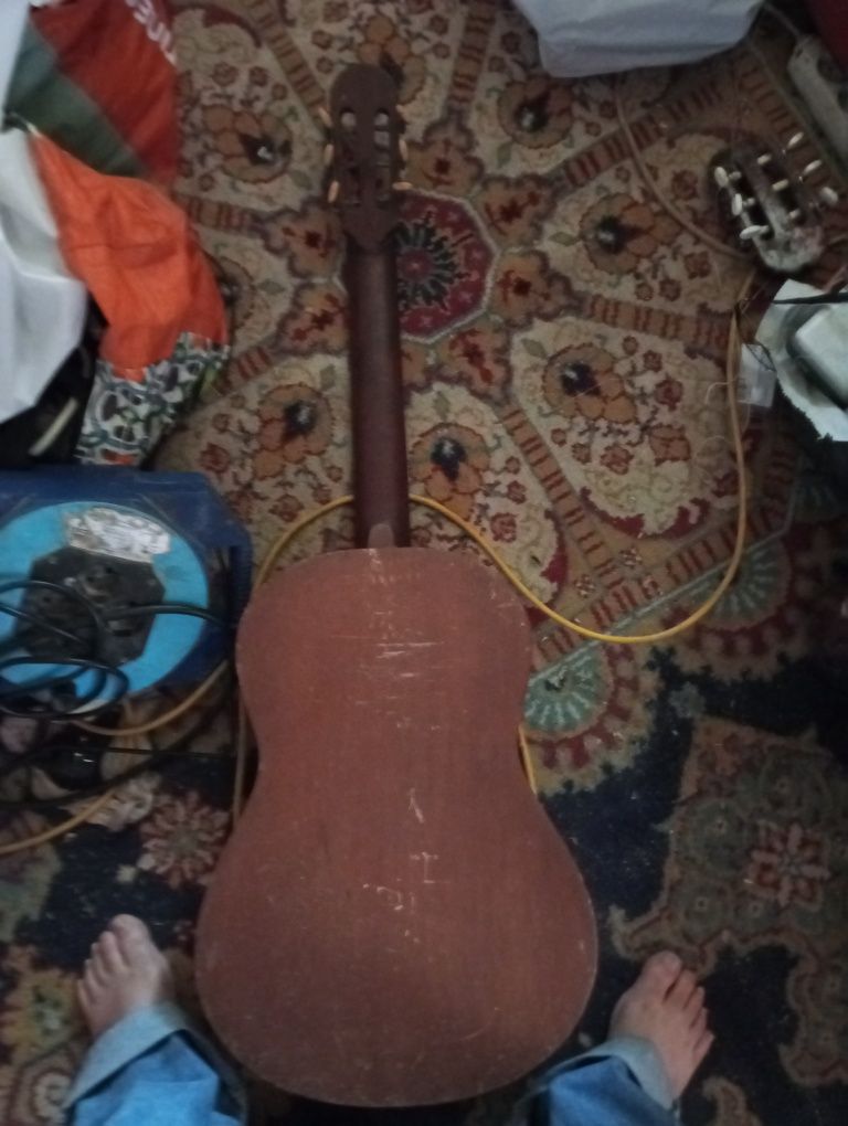 Viola clássica antiga