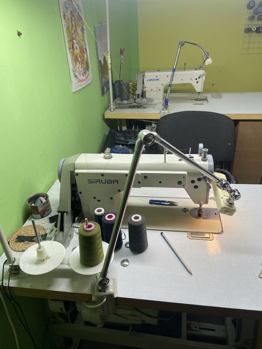 Швейні машини у гарному стані.працювали в майстерні по ремонту одягу.
