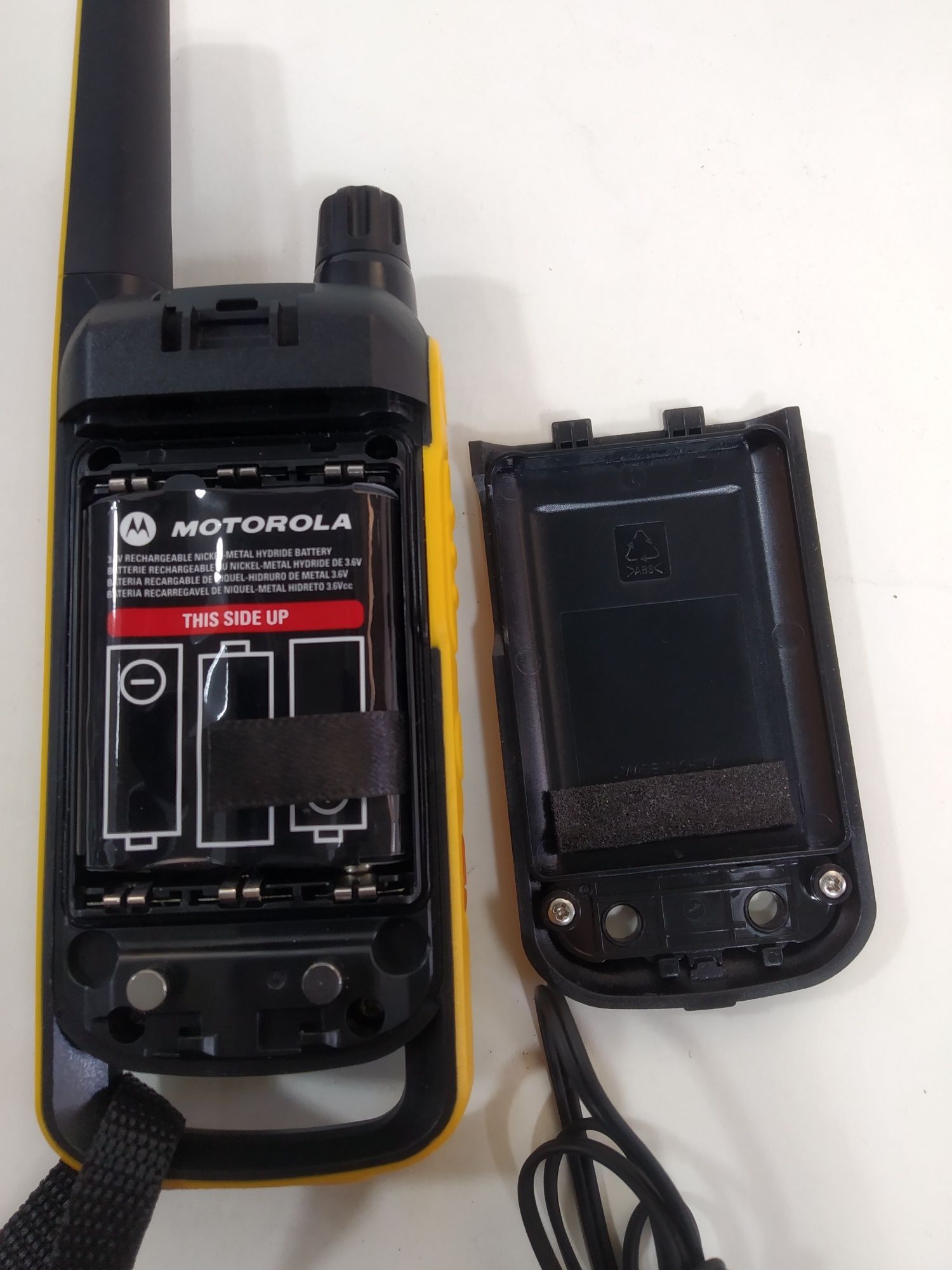 Рация Motorola T82  (R7 VHF AES 256 FKP.