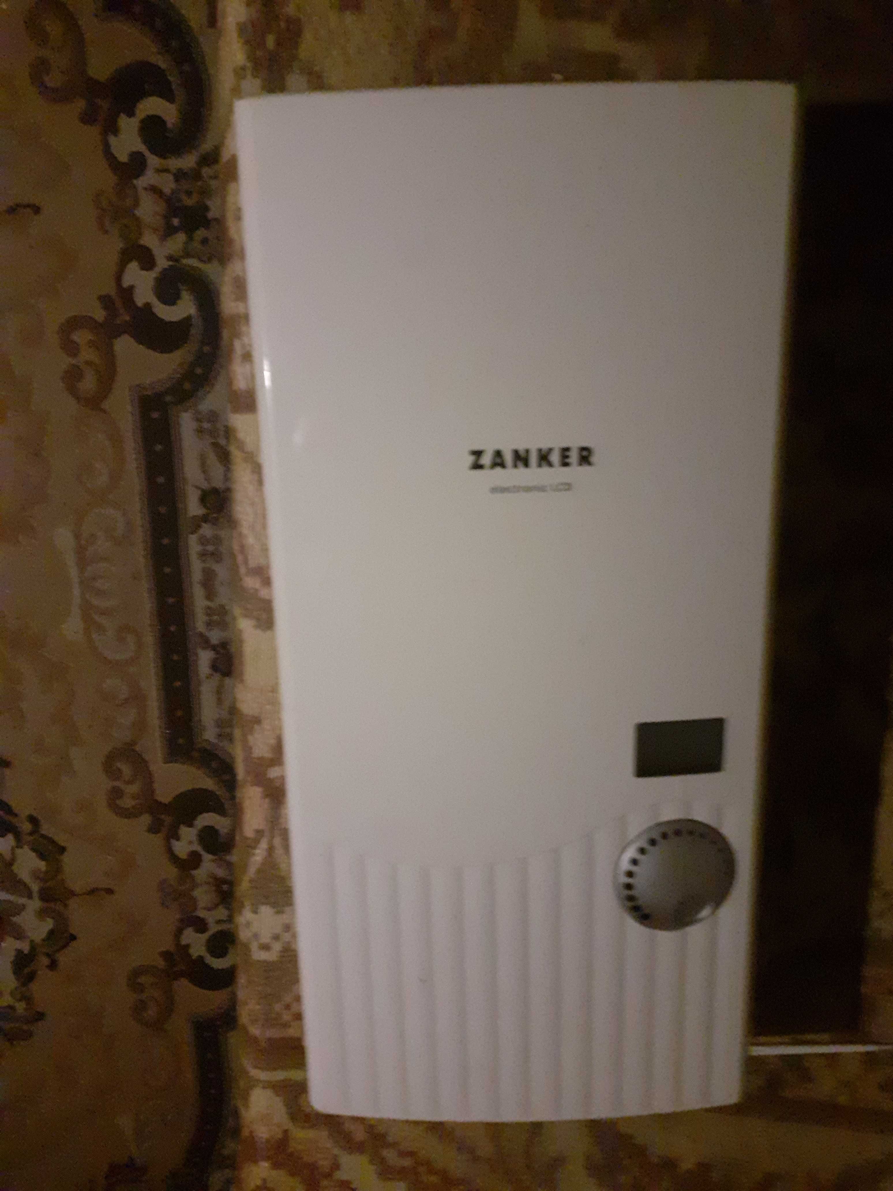 Przeplywowy podgrzewacz wody Zanker DE21. 21kw. Tylko panel frontowy.